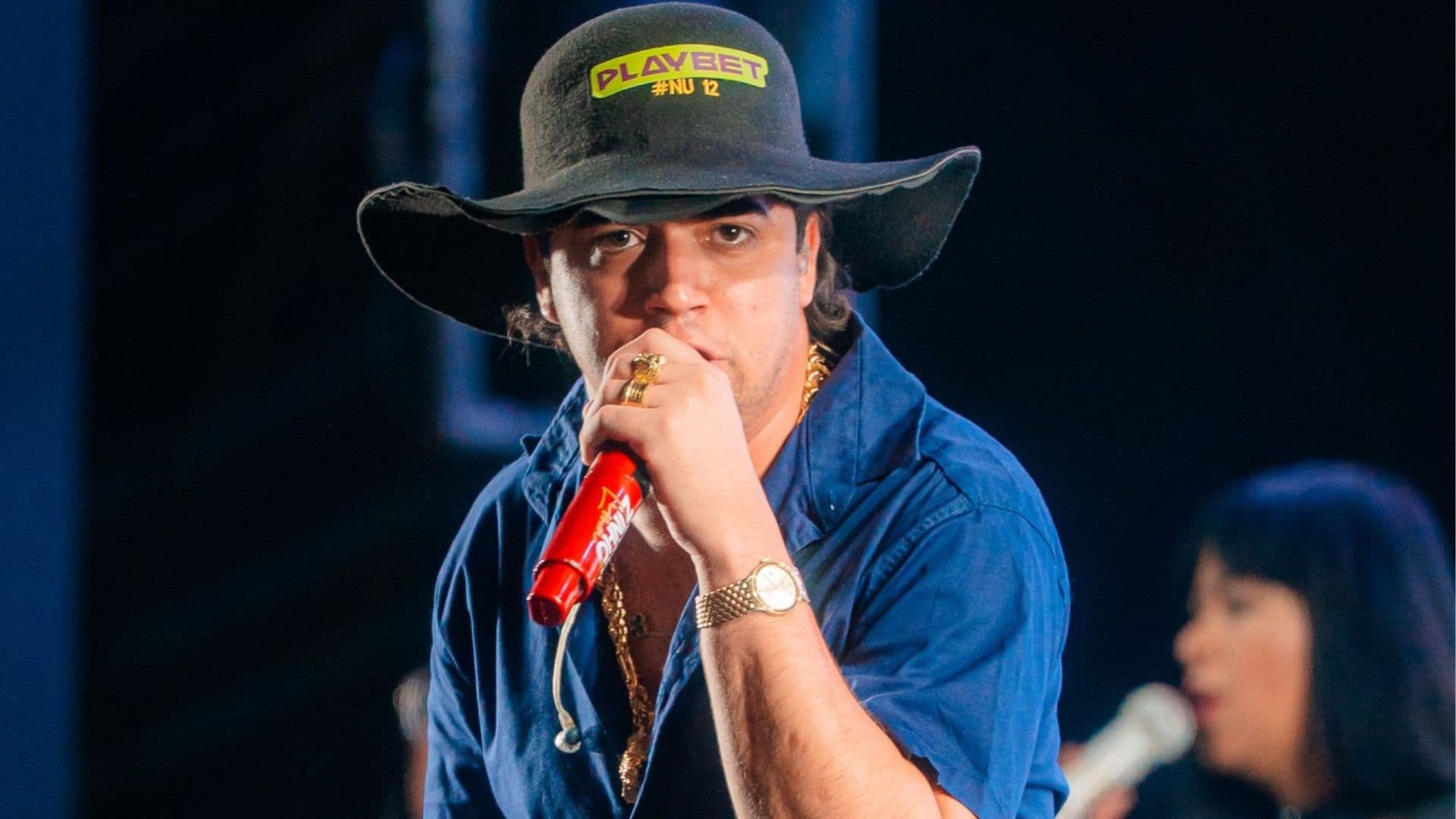 No palco, Natanzinho Lima rebate homem que afirmou que iria lhe dar um soco: “Te quebro todinho”