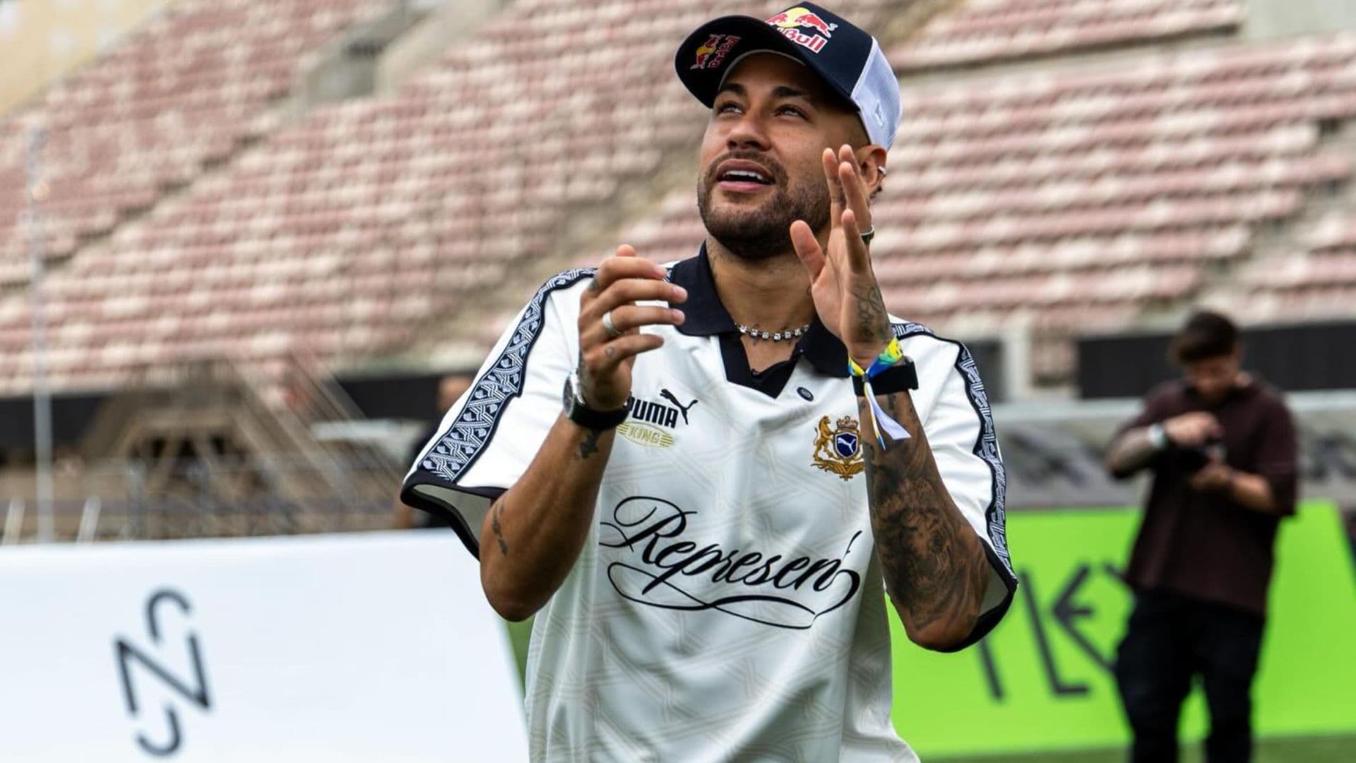 Vídeo exibe discussão completa entre Neymar e torcedor: “Vou te dar 1 minuto de fama”