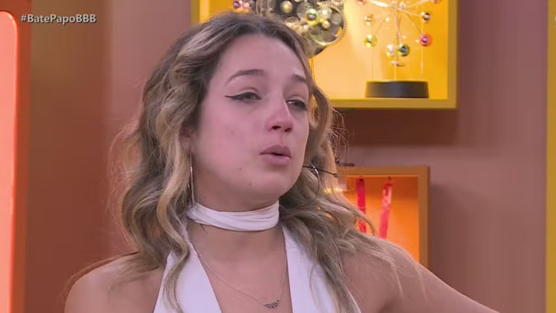 BBB 26: Samira chora e pede desculpas por distorcer situações no programa