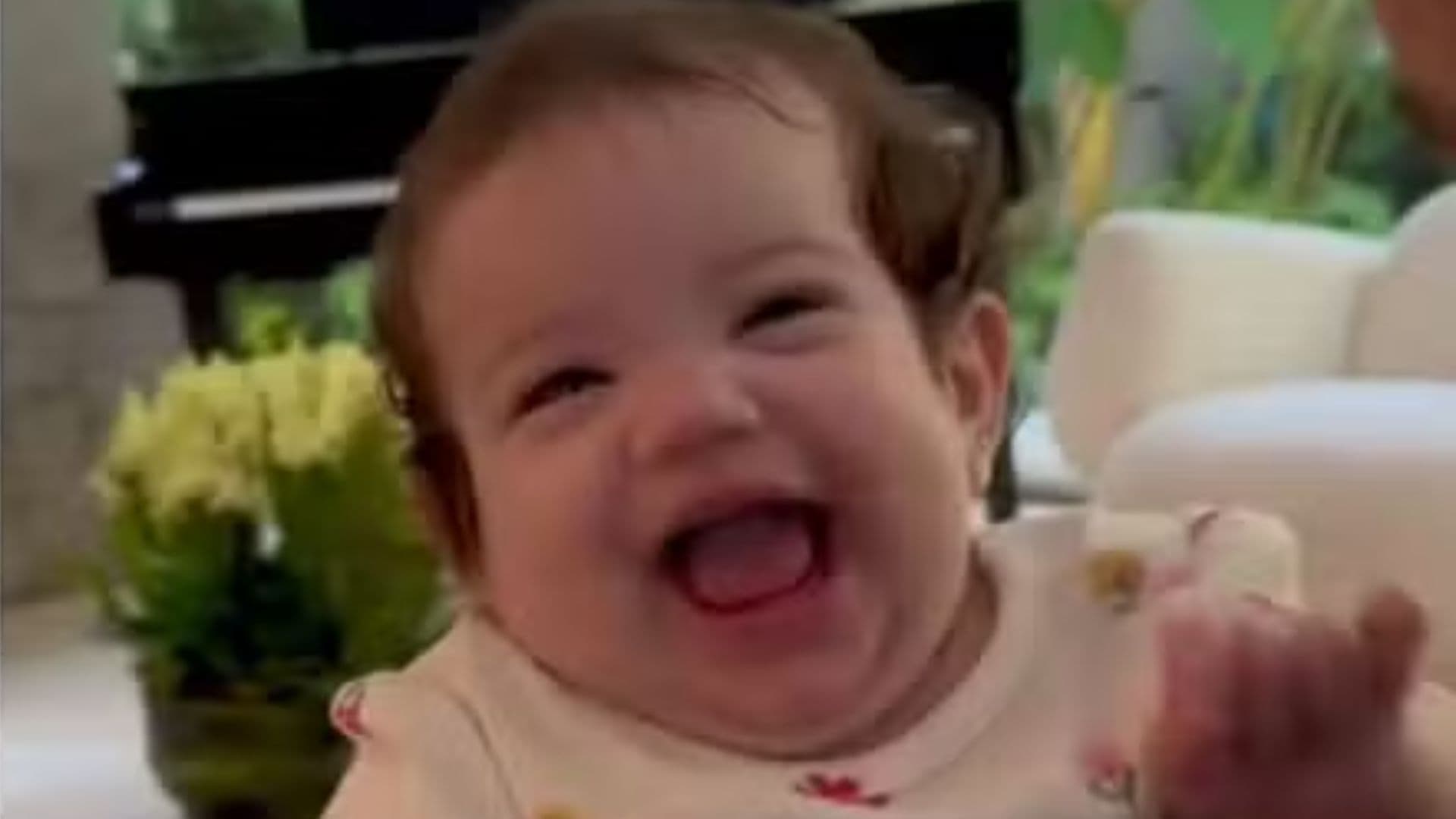 Filha de Rafa Kalimann e Nattan protagoniza cena fofa e viraliza