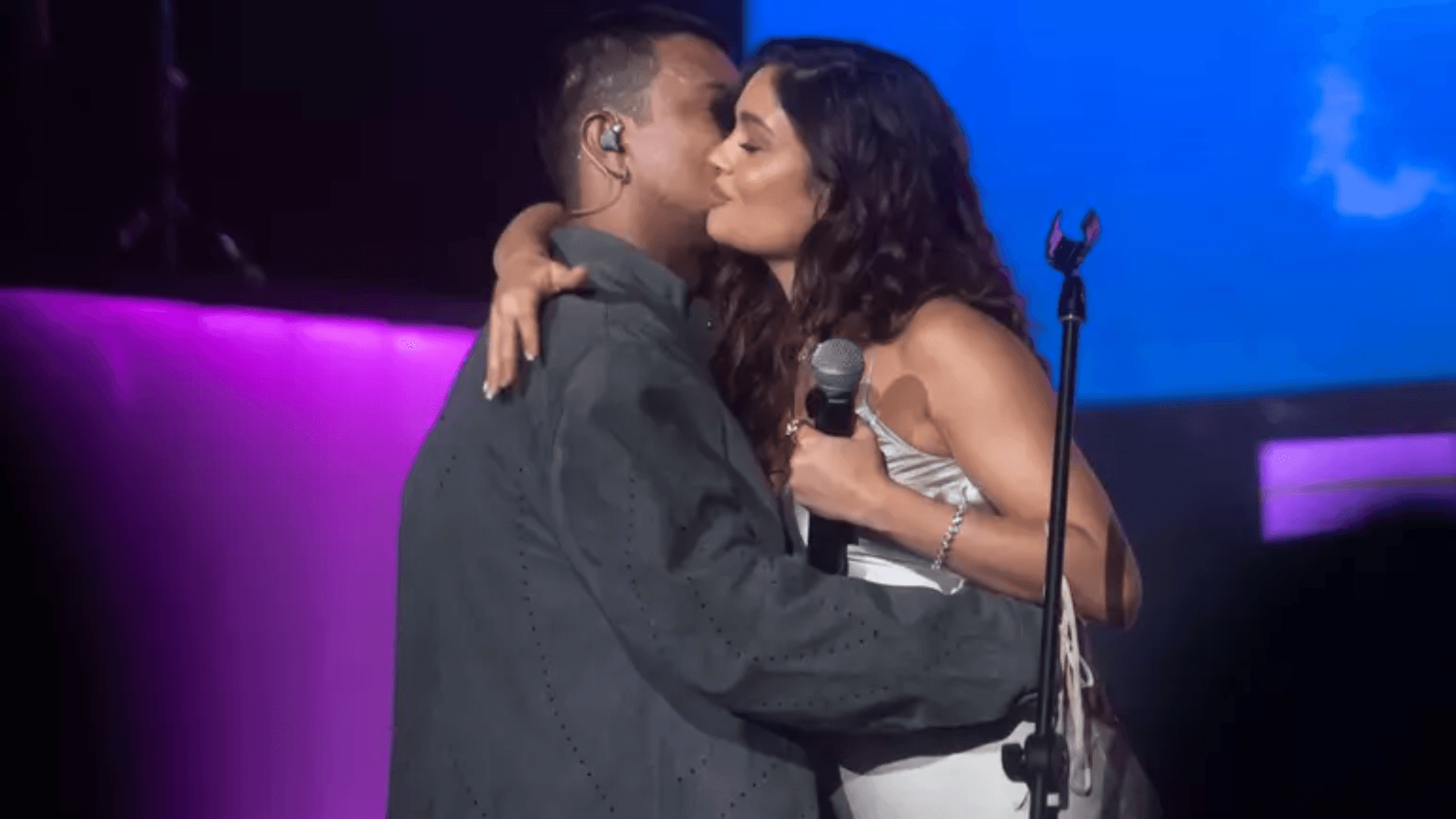 Xamã e Sophie Charlotte cantam juntos em festa de “Três Graças”