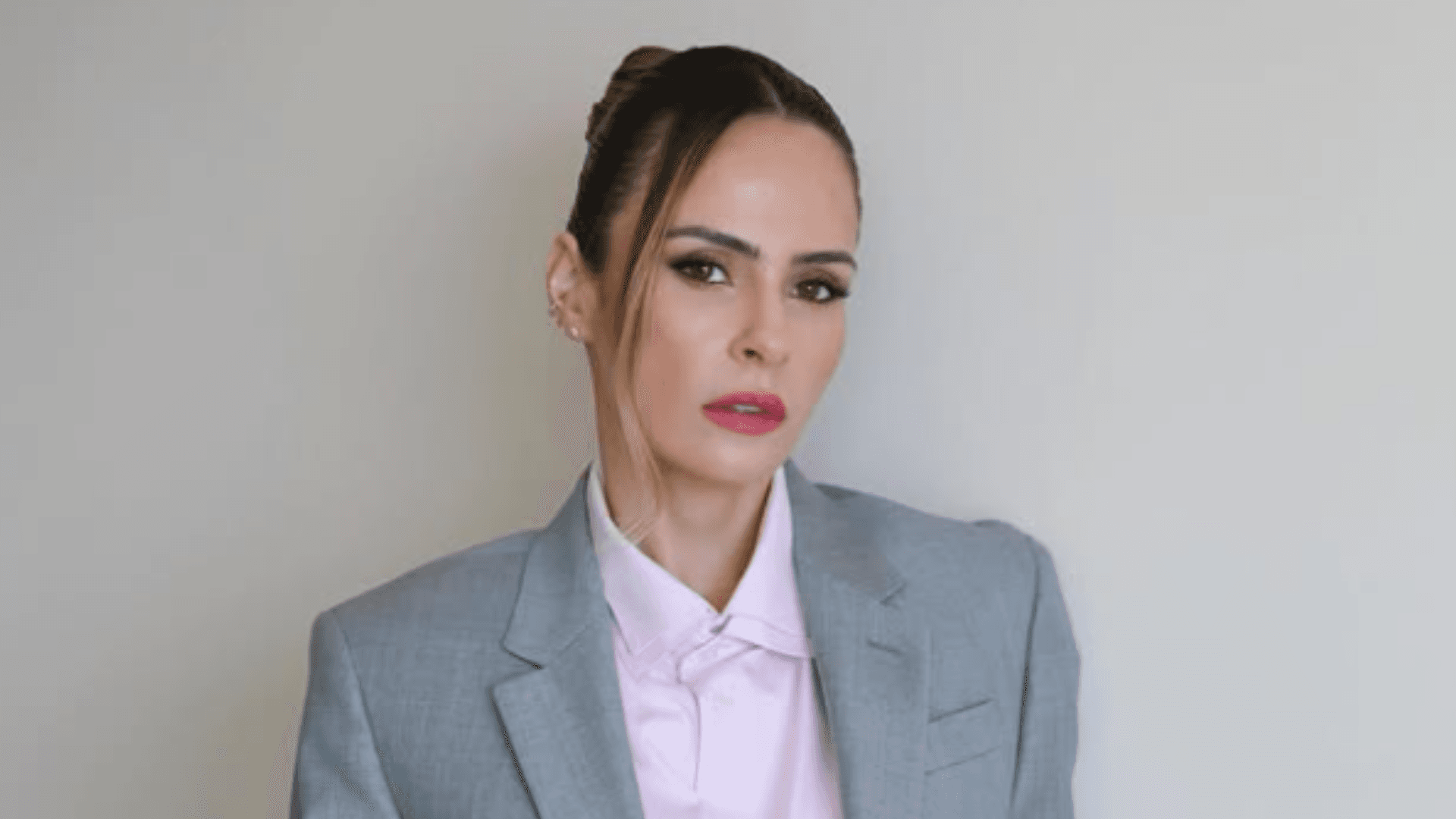 Ana Paula Renault se envolve em discussão por som alto em bar