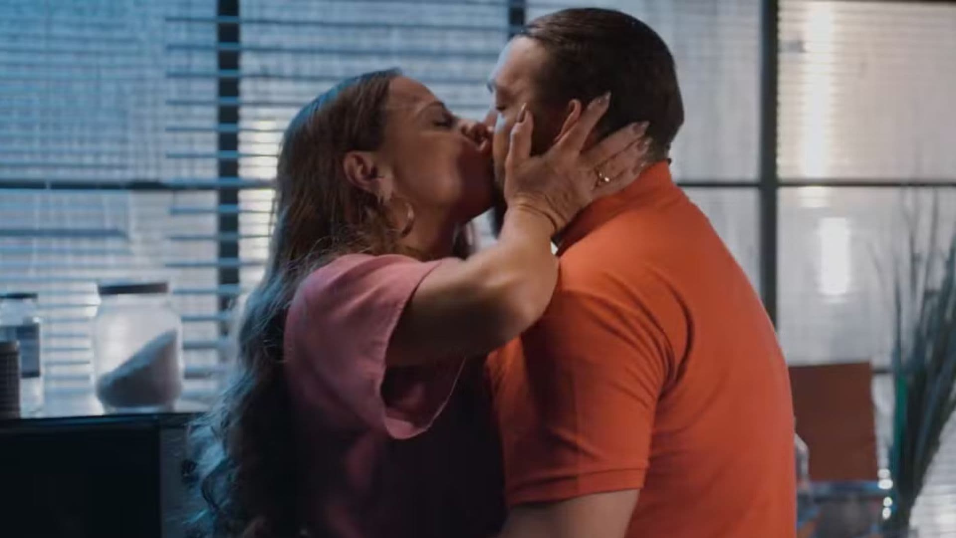 Viviane Araújo revela que pediu para não fazer cenas de sexo com Belo em novela