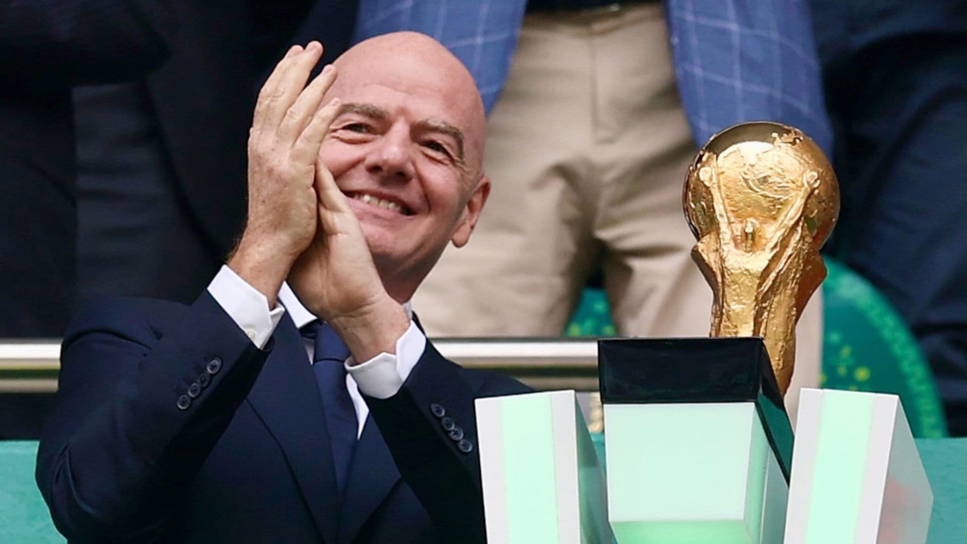 Repórter viraliza ao perguntar sobre restrições da Copa para o presidente da FIFA