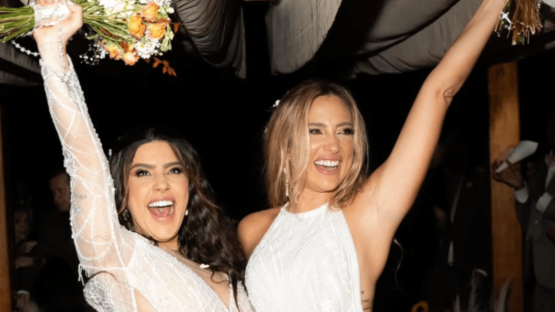 Lauana Prado e Tati Dias oficializam a união no litoral paulista