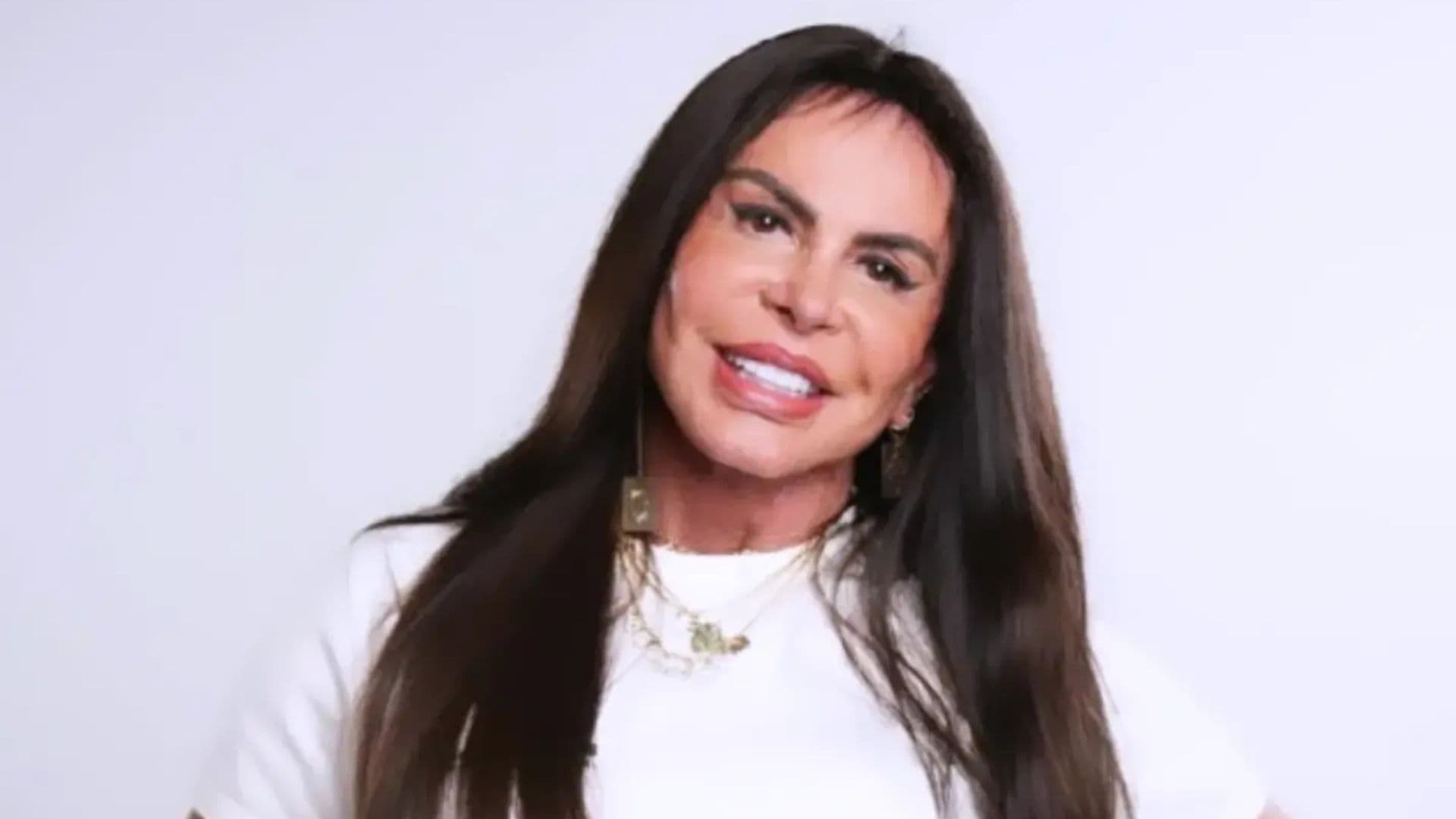 Gretchen diz que recebeu influência extraterreste ainda na barriga da mãe