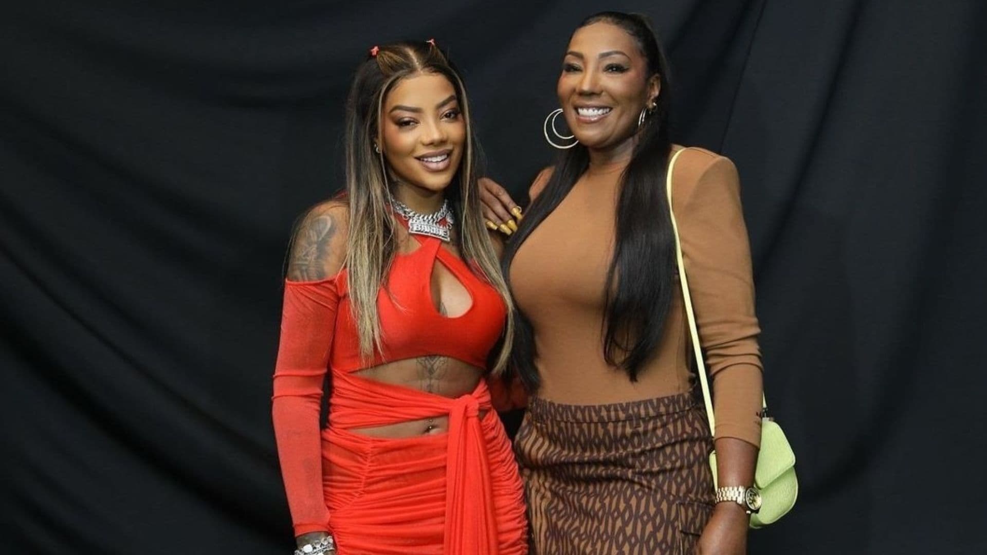 Ludmilla presenteia a mãe com carro que pode chegar a quase R$ 1 milhão