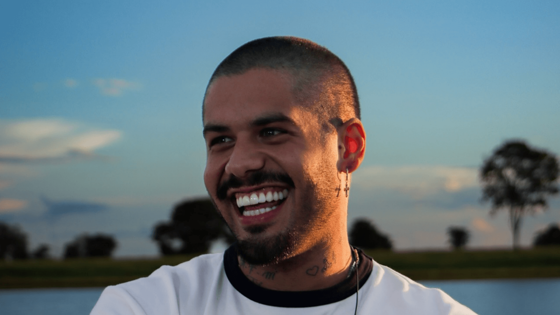 Zé Felipe confirma desistência de mudança após problemas em nova mansão: “Era pra ficar aqui”