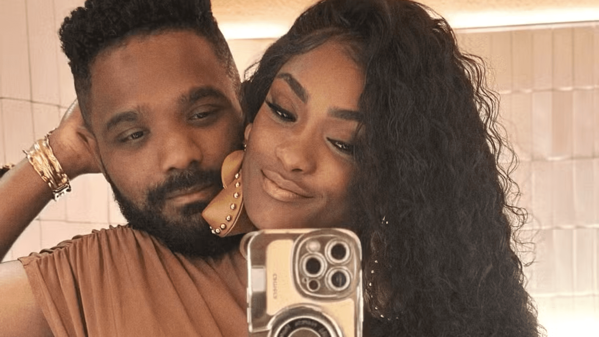 Erika Januza comenta término com Arlindinho após flagra em casa de swing 