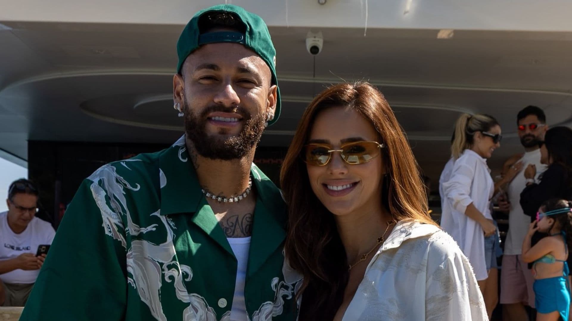 Bruna Biancardi exibe iate luxuoso de Neymar, avaliado em cerca de R$ 120 milhões