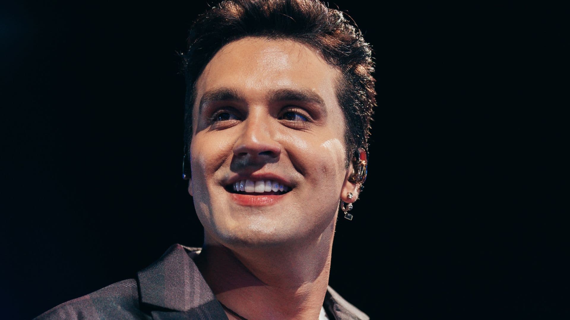 Luan Santana comemora 19 anos de carreira com festa especial e viraliza