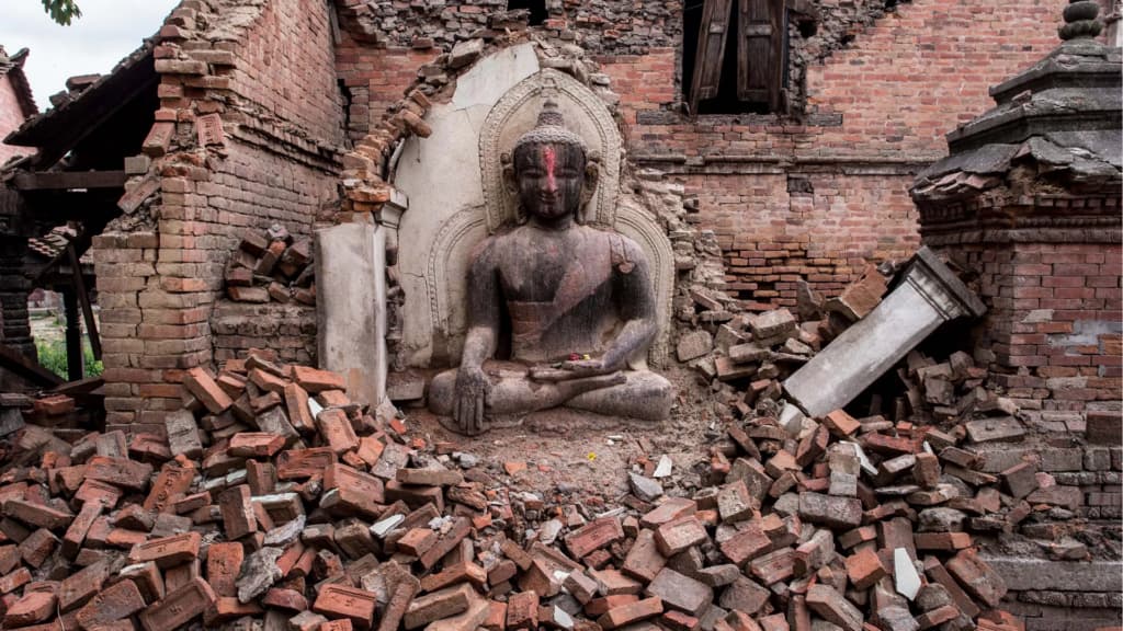 Terceiro homem é resgatado com vida de túnel no Nepal dez dias após enchentes