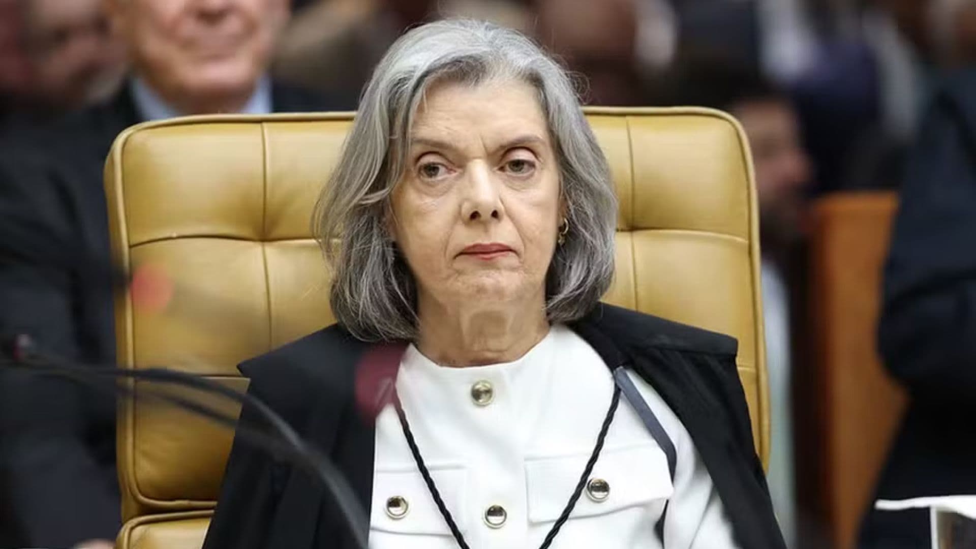 Ministra Cármen Lúcia faz desabafo sobre crise no STF: “Me sinto envergonhada”