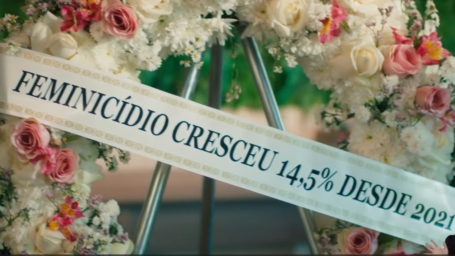 “Cemitério de Mulheres” viraliza e surpreende ao revelar ser uma campanha contra o feminicídio