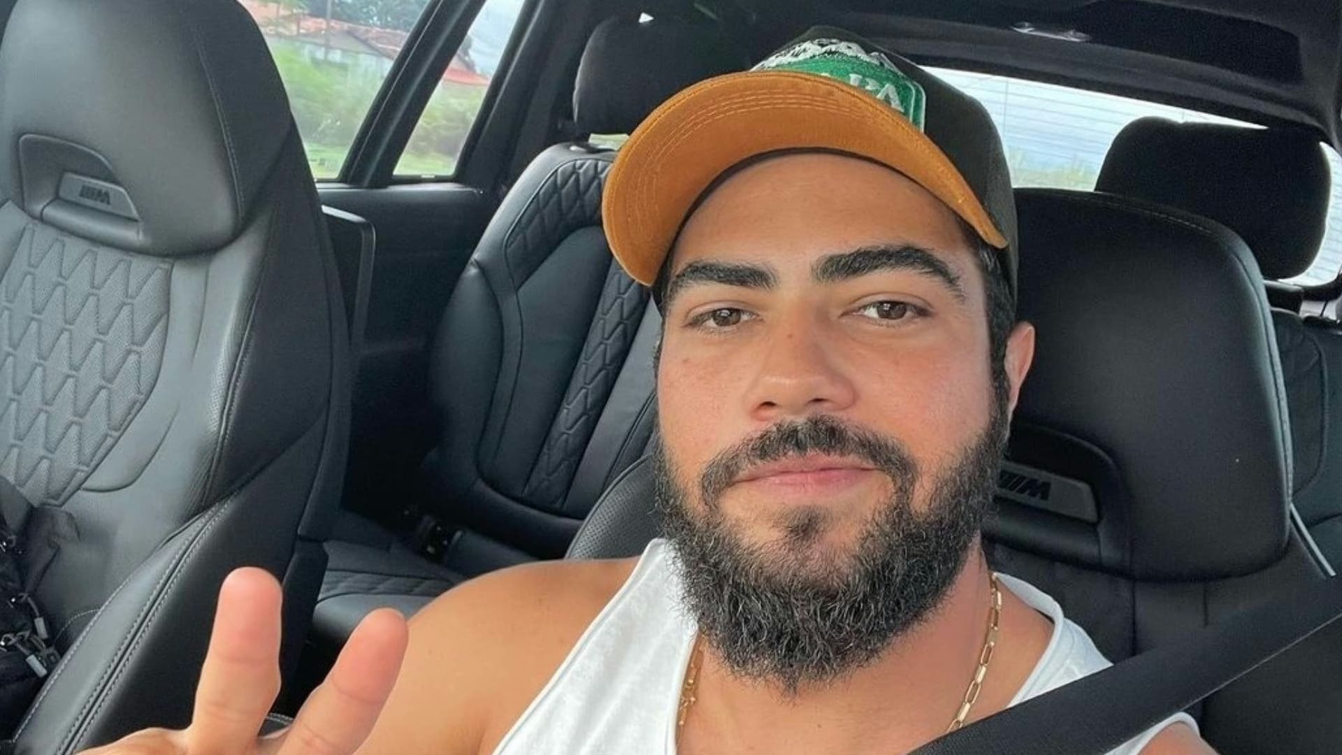 Henrique, dupla de Juliano, é filmado fazendo algo inacreditável fora do show