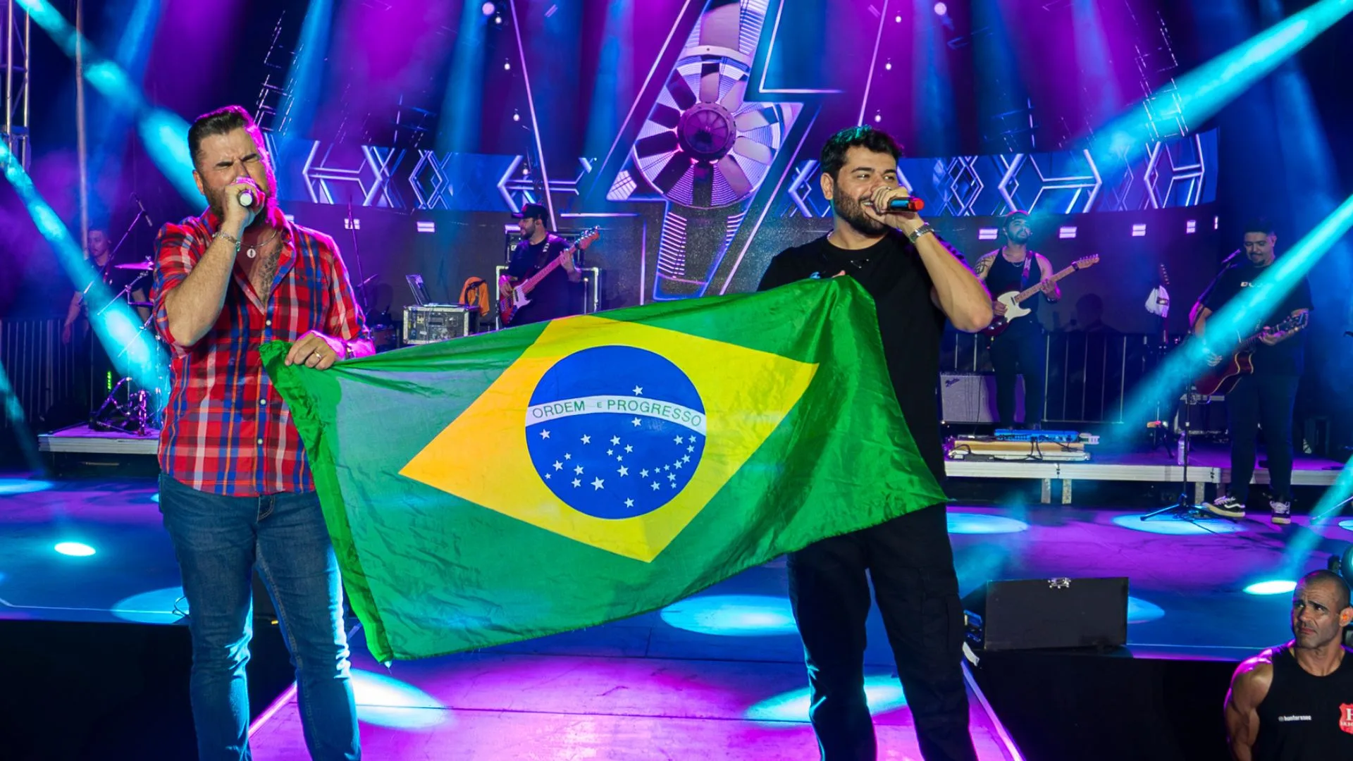 Zé Neto & Cristiano estreiam label “Intenso” nos EUA com público caloroso