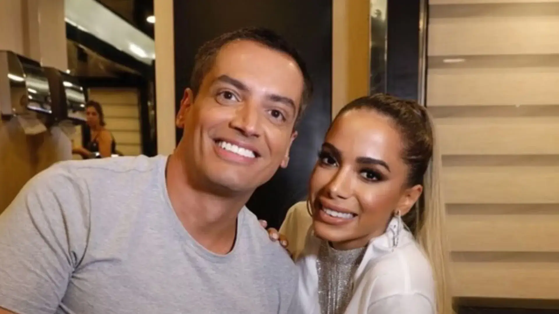 Leo Dias revela o que fez quando era obcecado por Anitta