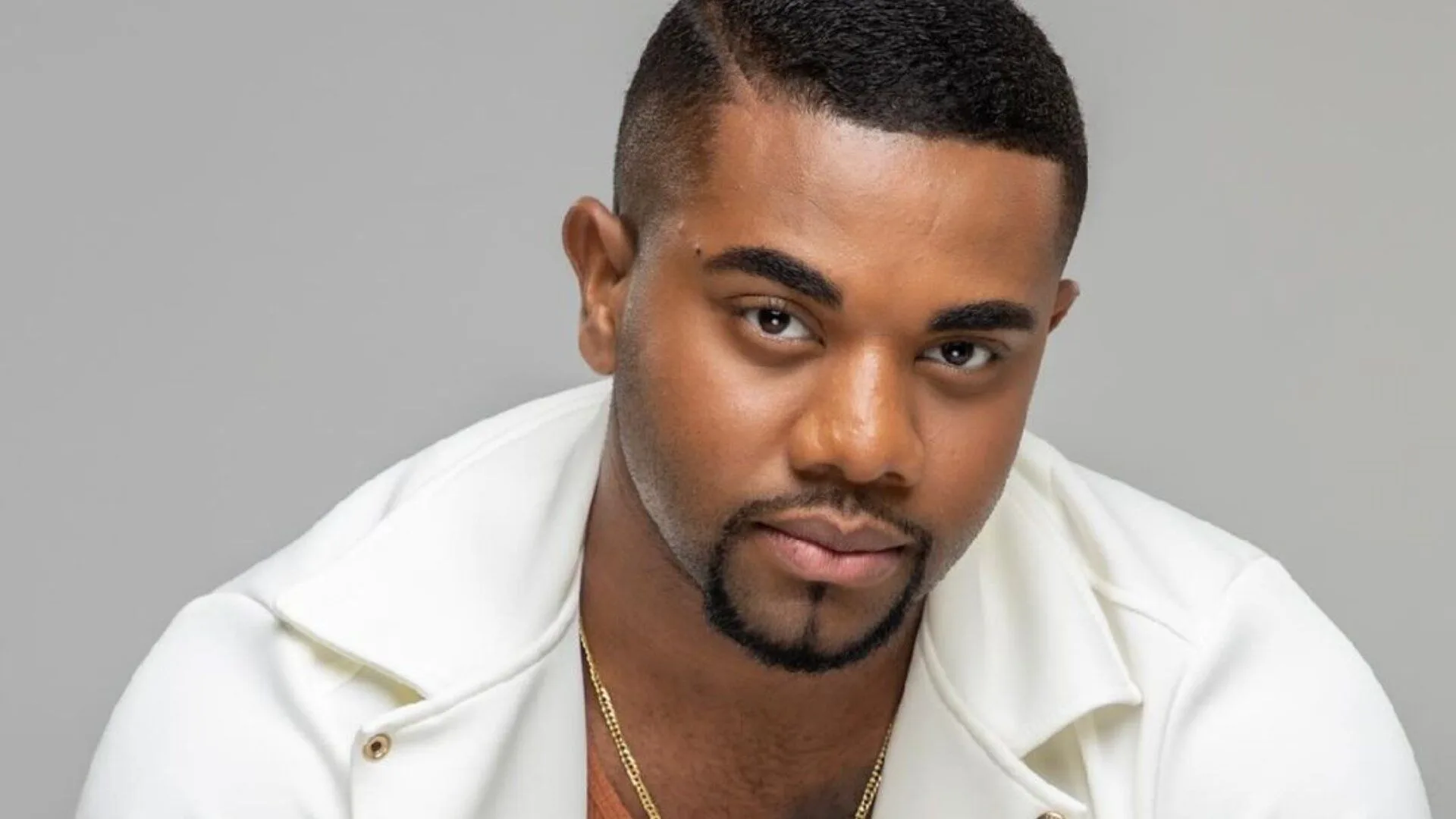 Após críticas, Davi Brito passa por transformação nos dentes