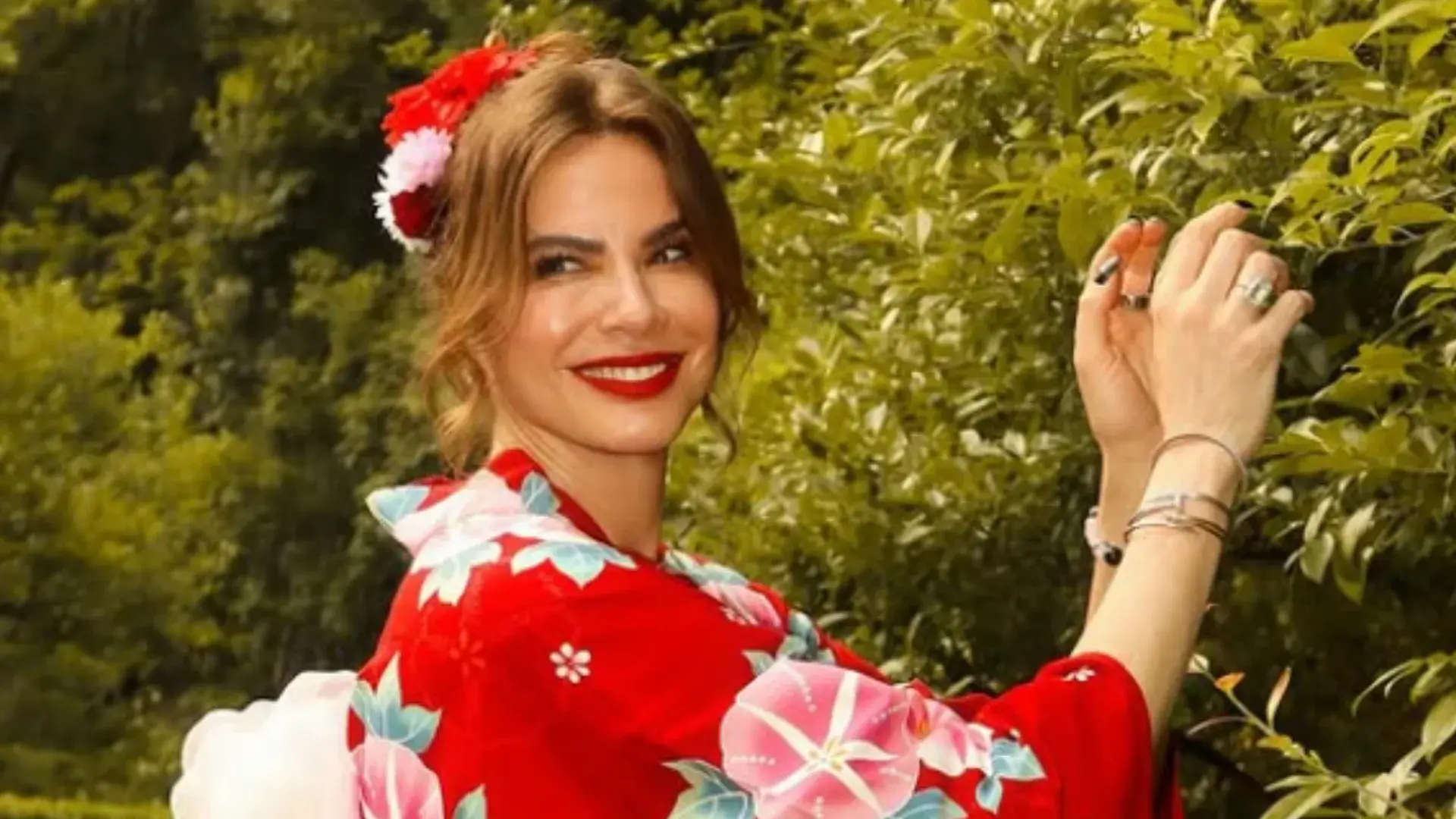 Luciana Gimenez perde cartão no Japão e se choca com o desfecho