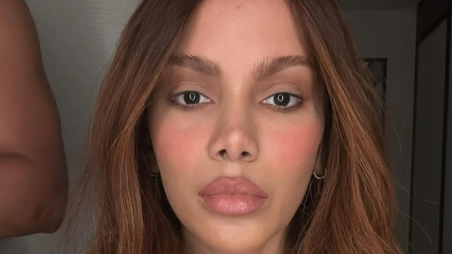 Anitta responde seguidor e atitude dele surpreende