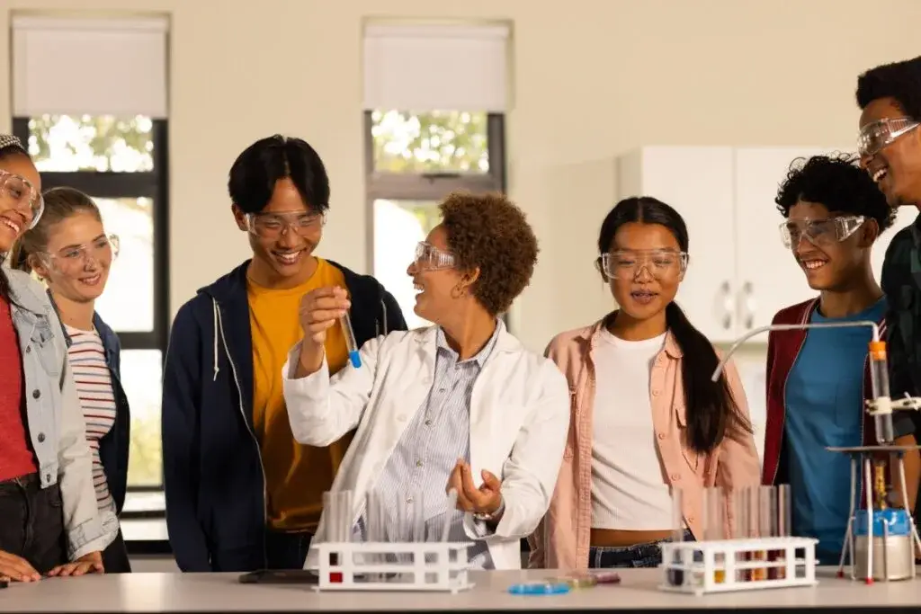 8 reações químicas que mais caem no Enem