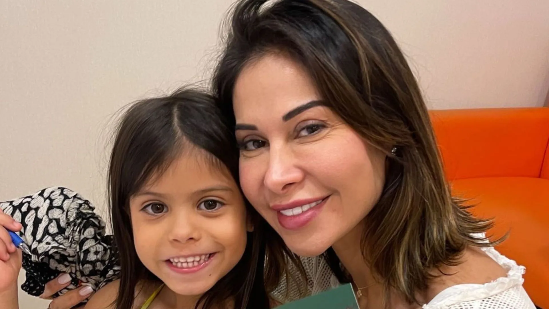 Maíra Cardi explica motivo de cirurgia da filha:”Tomou morfina”