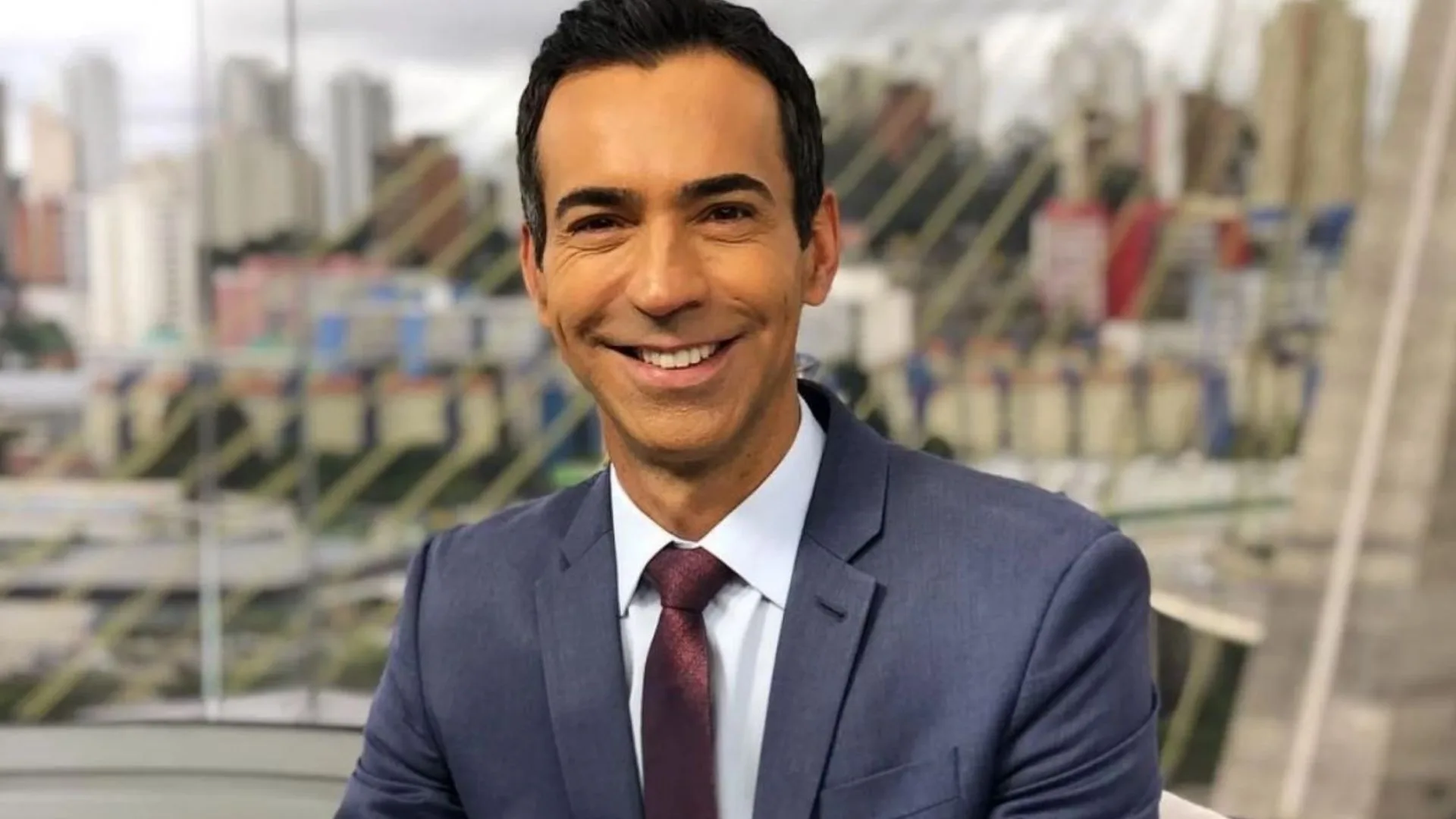 César Tralli mostra detalhe inusitado no camarim de Patrícia Poeta