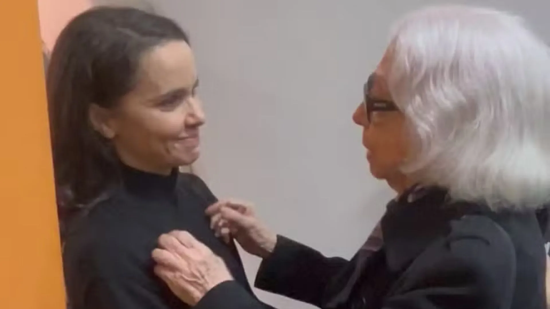 Fernanda Montenegro emociona Débora Falabella após peça