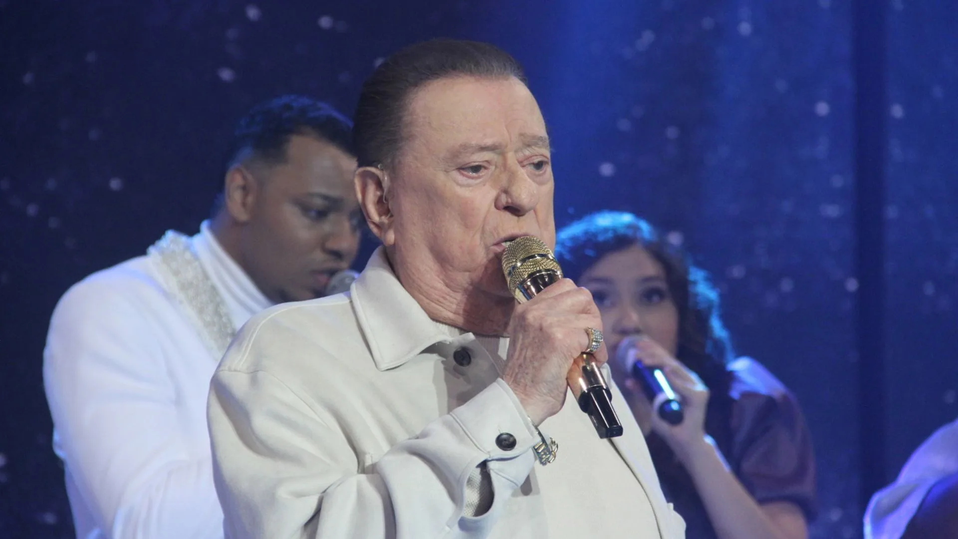 Após deixar hospital, Raul Gil se pronuncia pela primeira vez