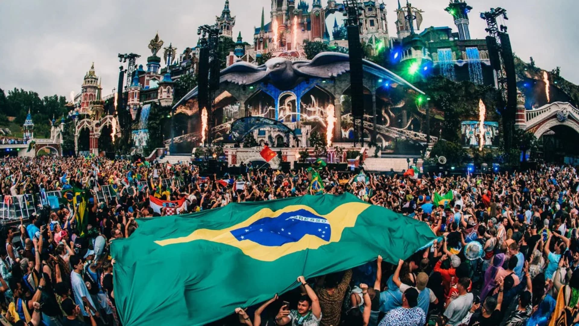 Tomorrowland Brasil não terá edição em 2026 após incêndio na Bélgica