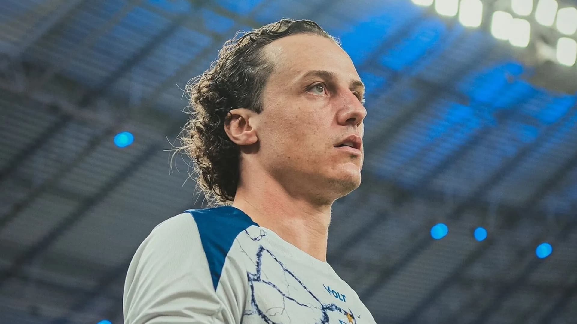 David Luiz nega ameaças e encontro com suposta amante