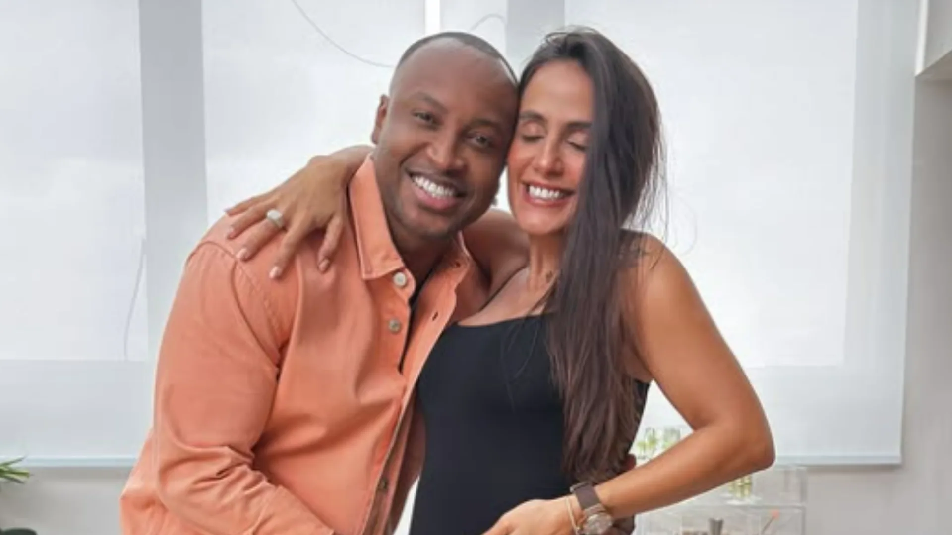 Carol Peixinho posta foto com o filho, Bento, e dedica a Thiaguinho