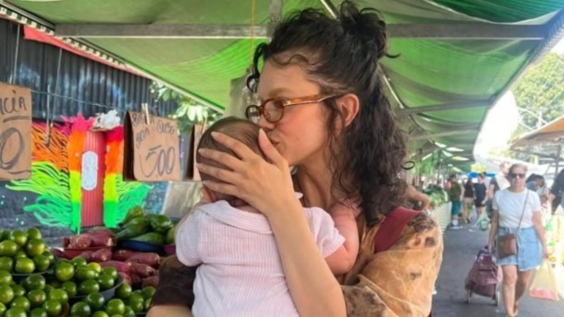 Manu Gavassi reage a críticas por aparência após a maternidade