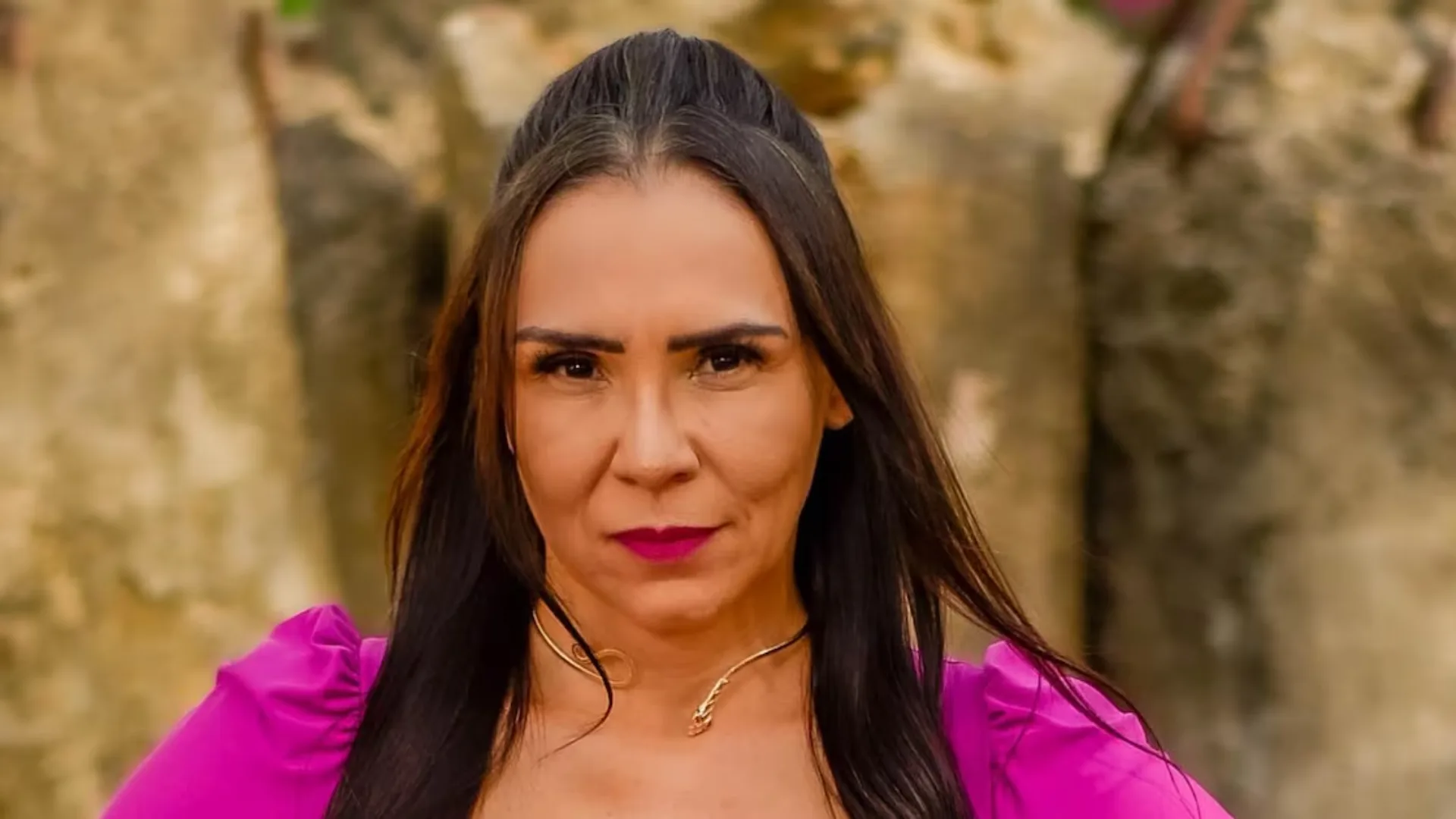 A Fazenda 17: Edição exibe momento em que Yoná fica seminua