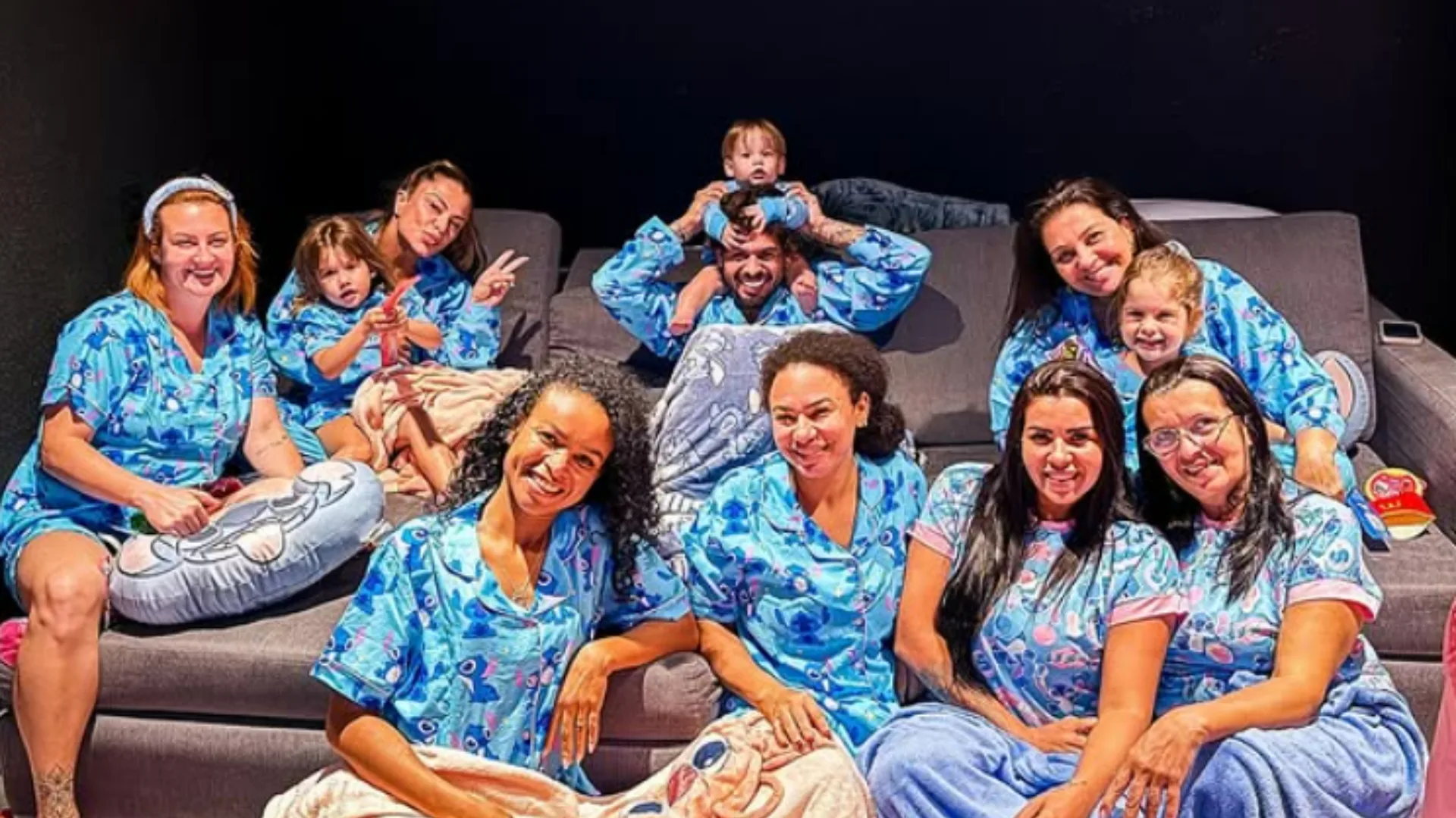 Zé Felipe curte noite do pijama ao lado dos filhos