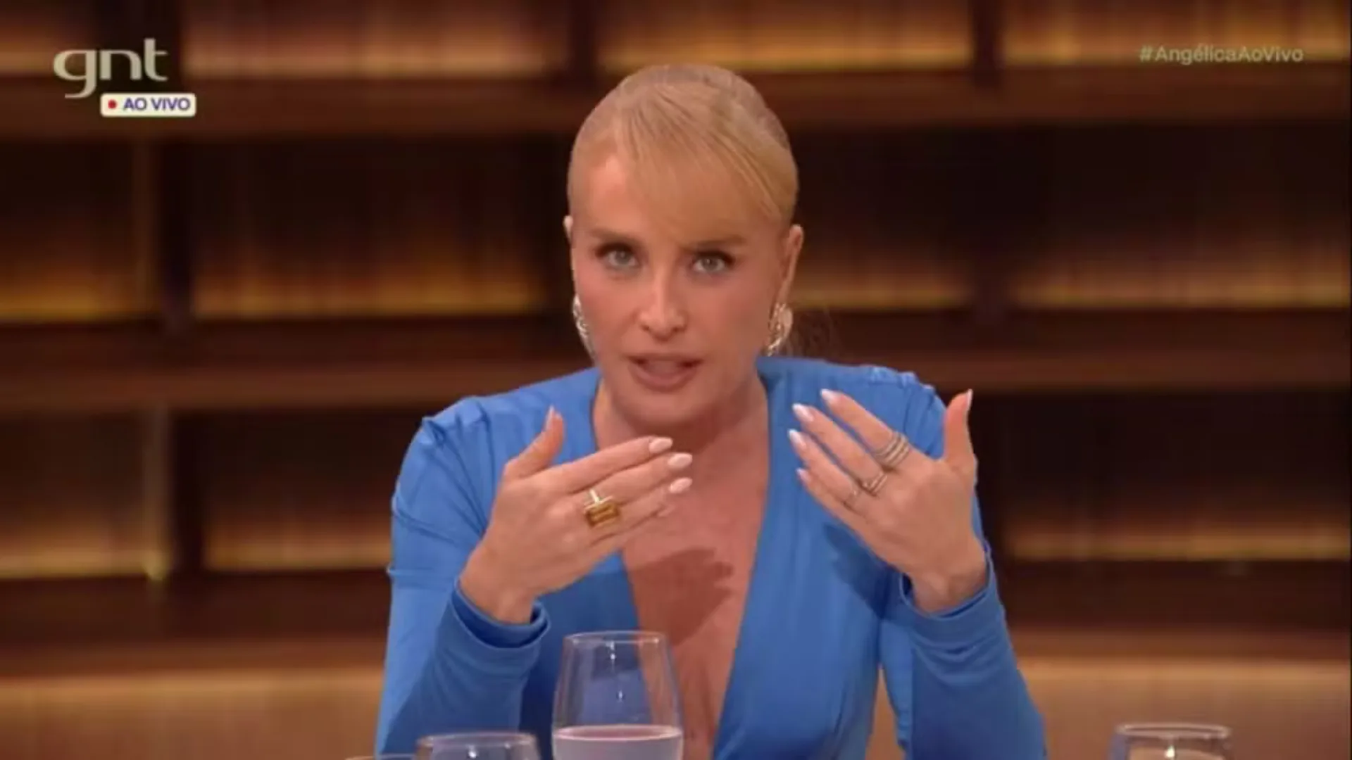 Angélica rebate comentários sobre sua aparência aos 52 anos