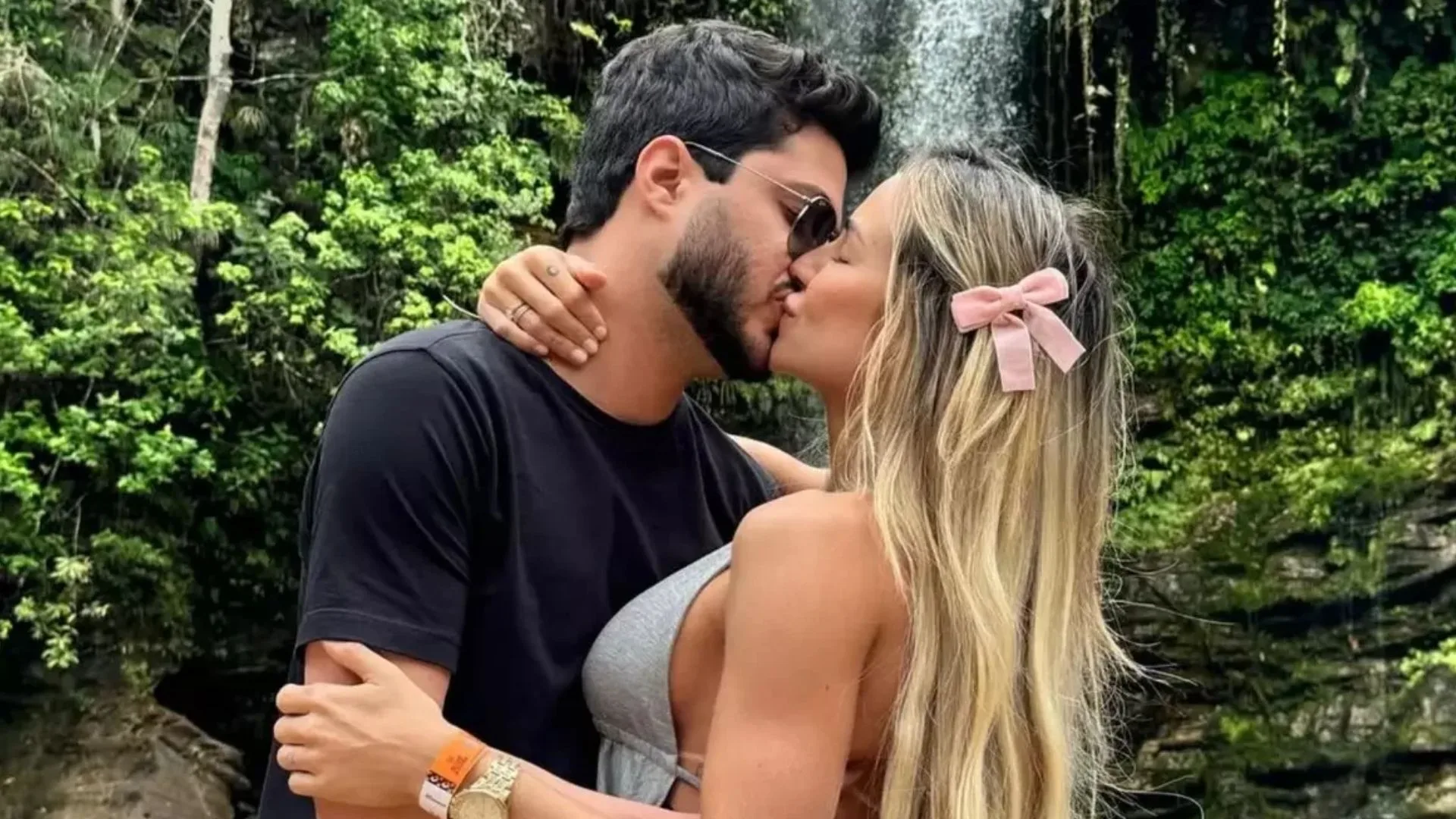 Ex-BBB Gabi Martins compartilha pedido de namoro inusitado
