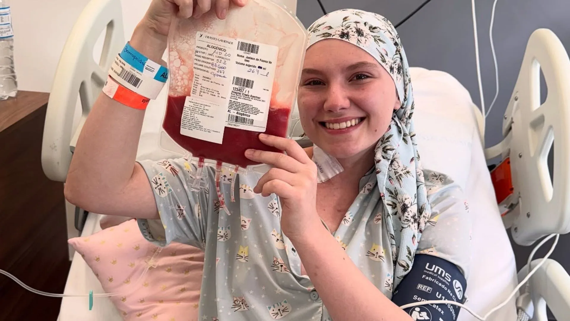 Após tratamento intensivo, Isabel Veloso recebe alta da UTI