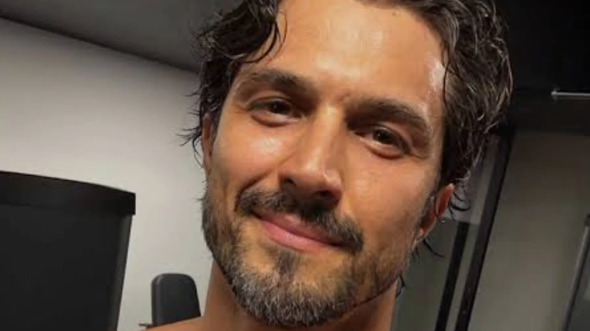 Rômulo Estrela revela o que leva na marmita para a rotina de gravações de “Três Graças”