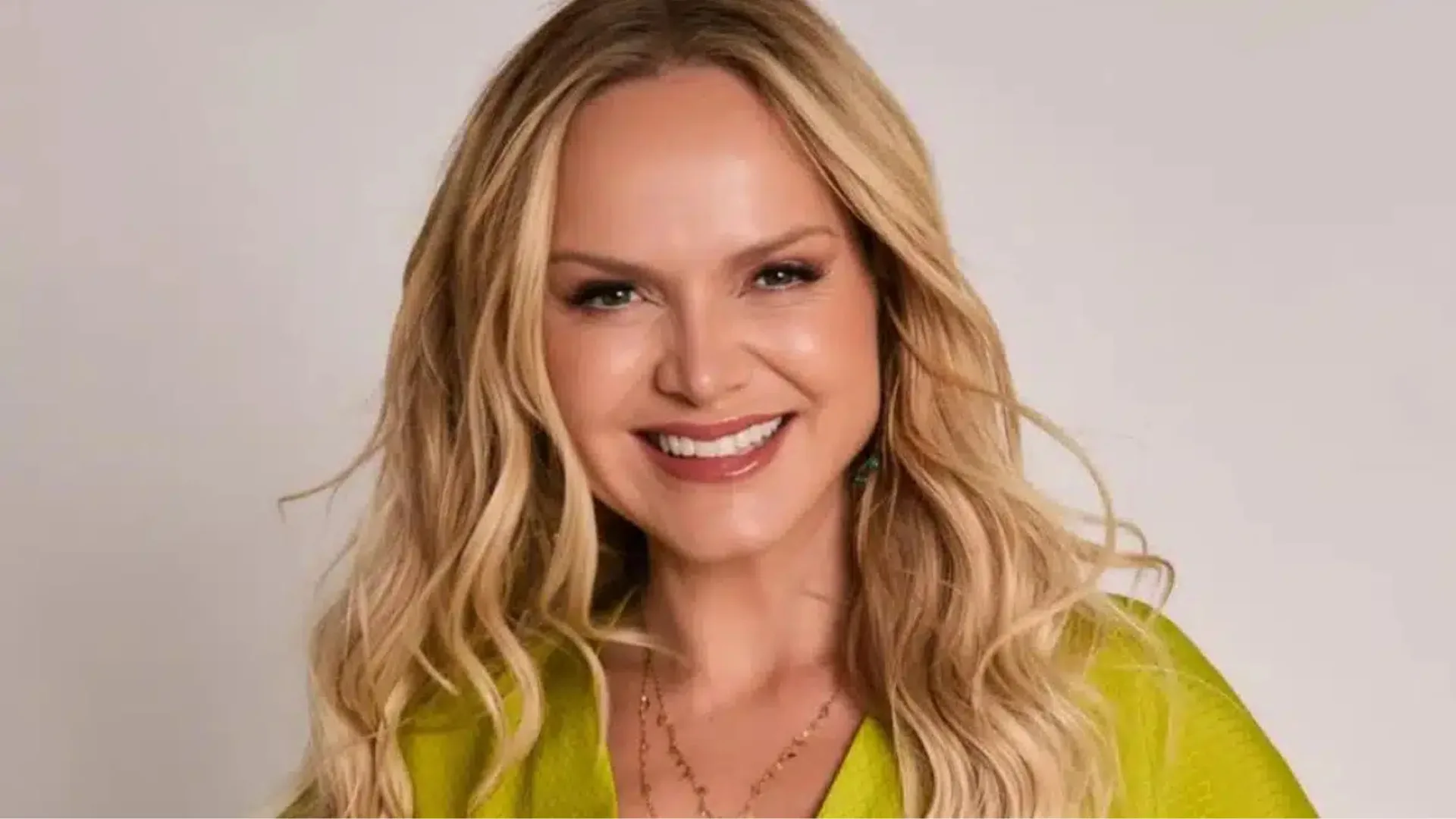 Eliana diverte seguidores ao revelar que só descobriu recentemente uma regra comum em jantares de luxo