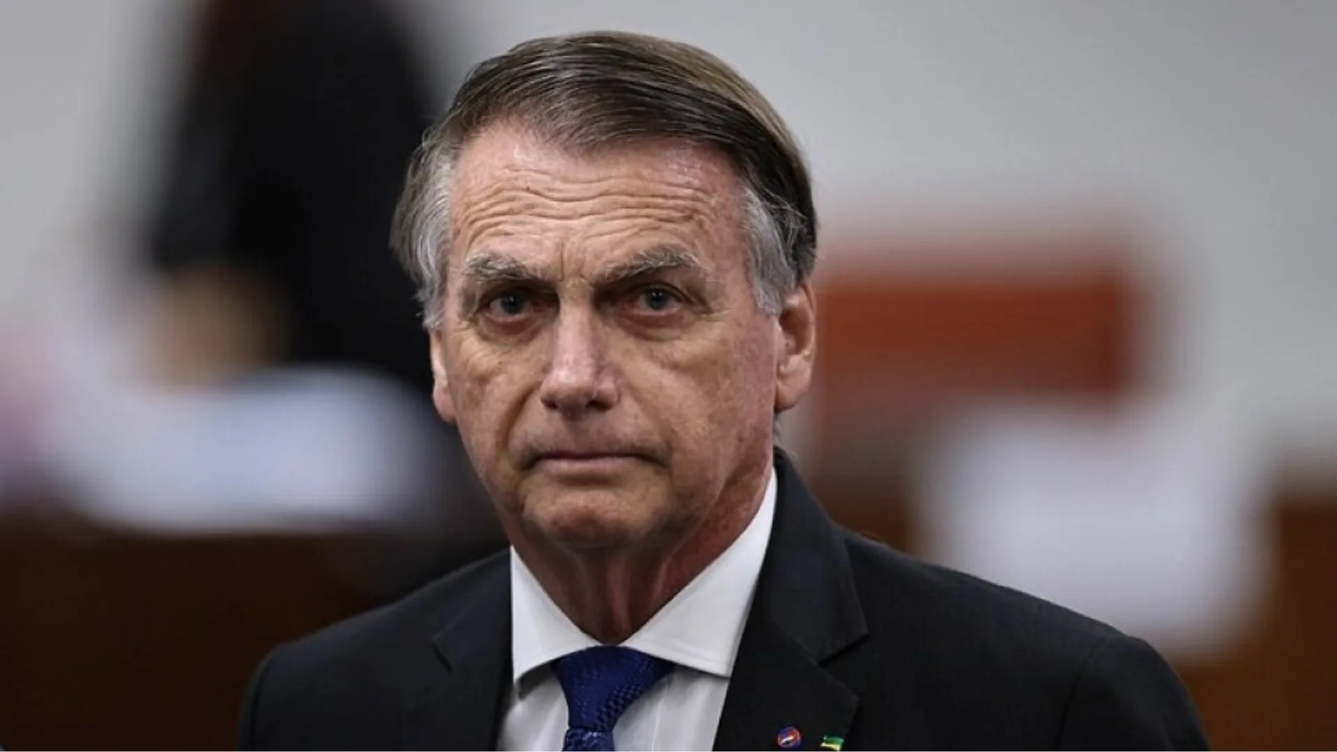 Alexandre de Moraes decreta cumprimento da pena de Bolsonaro