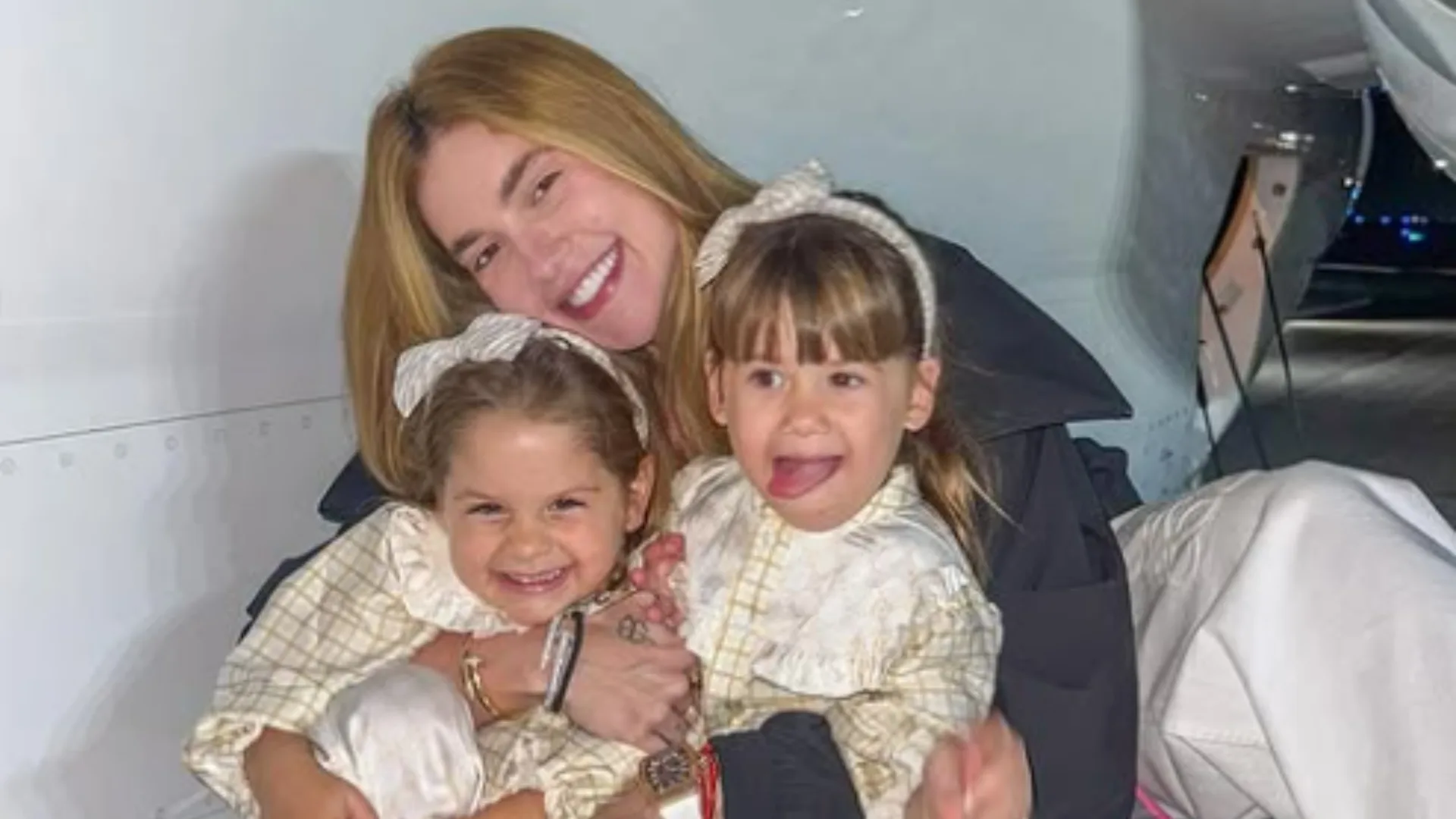 Maria Flor e Maria Alice têm crise de ciúmes de Virginia: “É minha!”