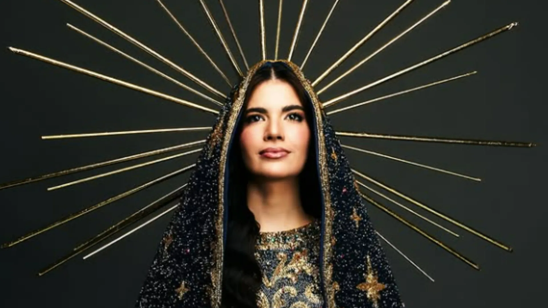 Brasileira presta homenagem à Nossa Senhora no Miss Universo