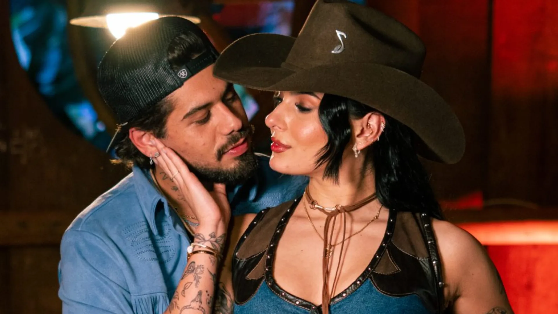 Zé Felipe e Ana Castela se reencontram e posam agarradinhos