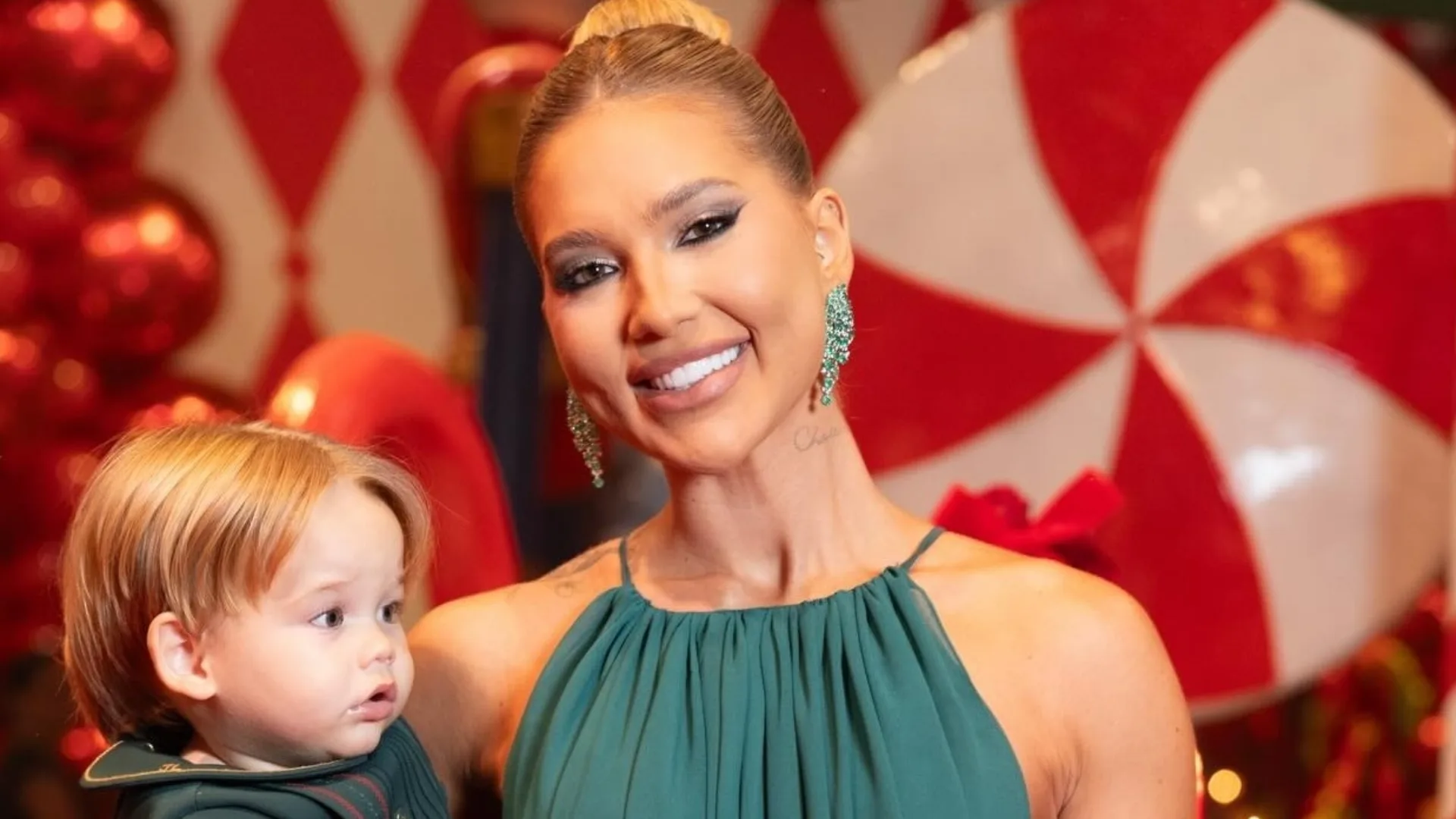 Morador se surpreende com Natal grandioso na casa de Virginia