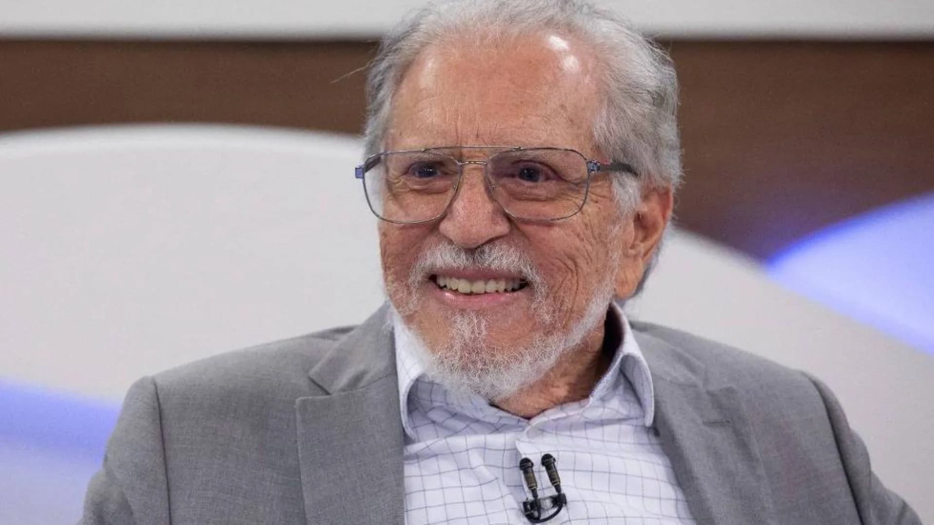 SBT usa inteligência artificial para promover encontro de Carlos Alberto com o pai