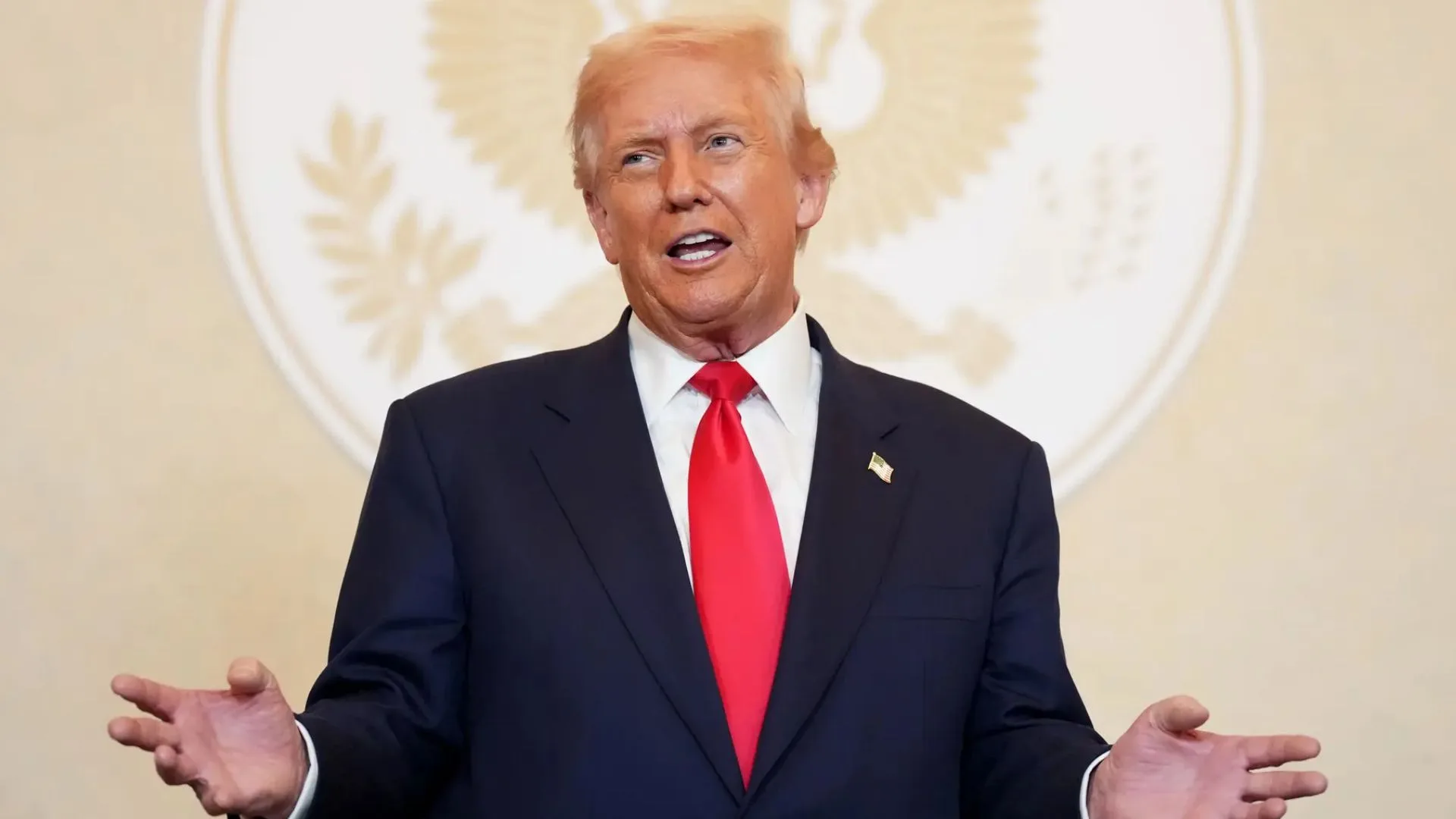 Trump é flagrado dançando ao som de YMCA no sorteio da Copa do Mundo