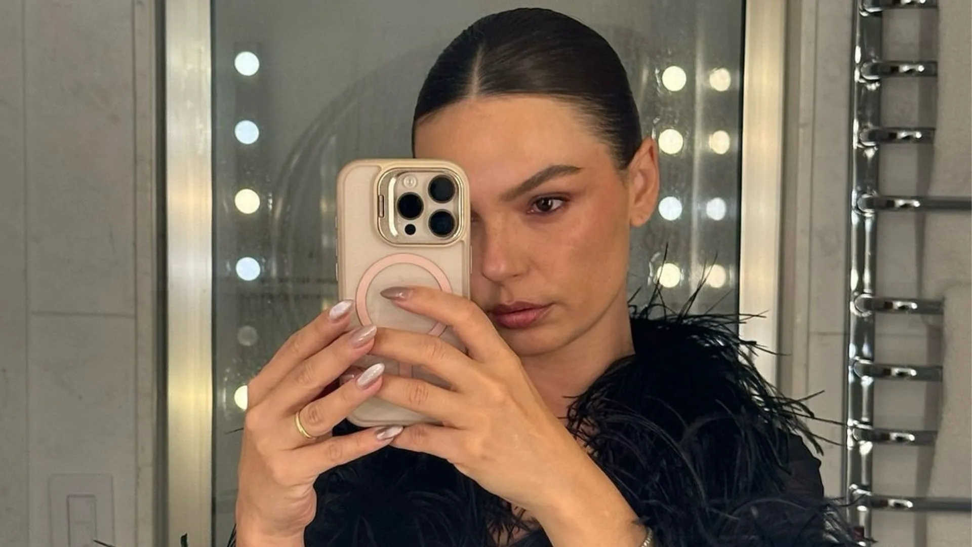 Conversa entre stalker de Isis Valverde e a polícia é divulgada