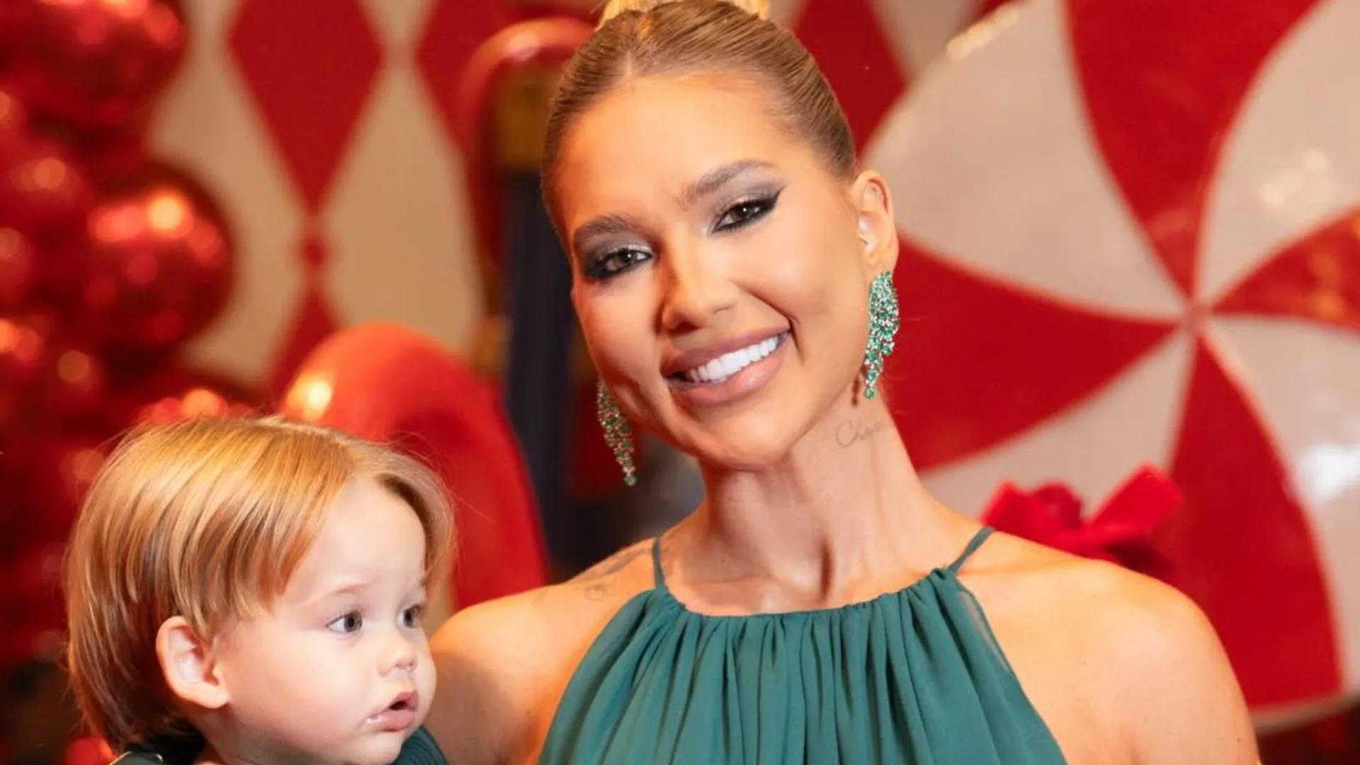 Virginia exibe detalhes de sua festa luxuosa de Natal e posa com Vini Jr.