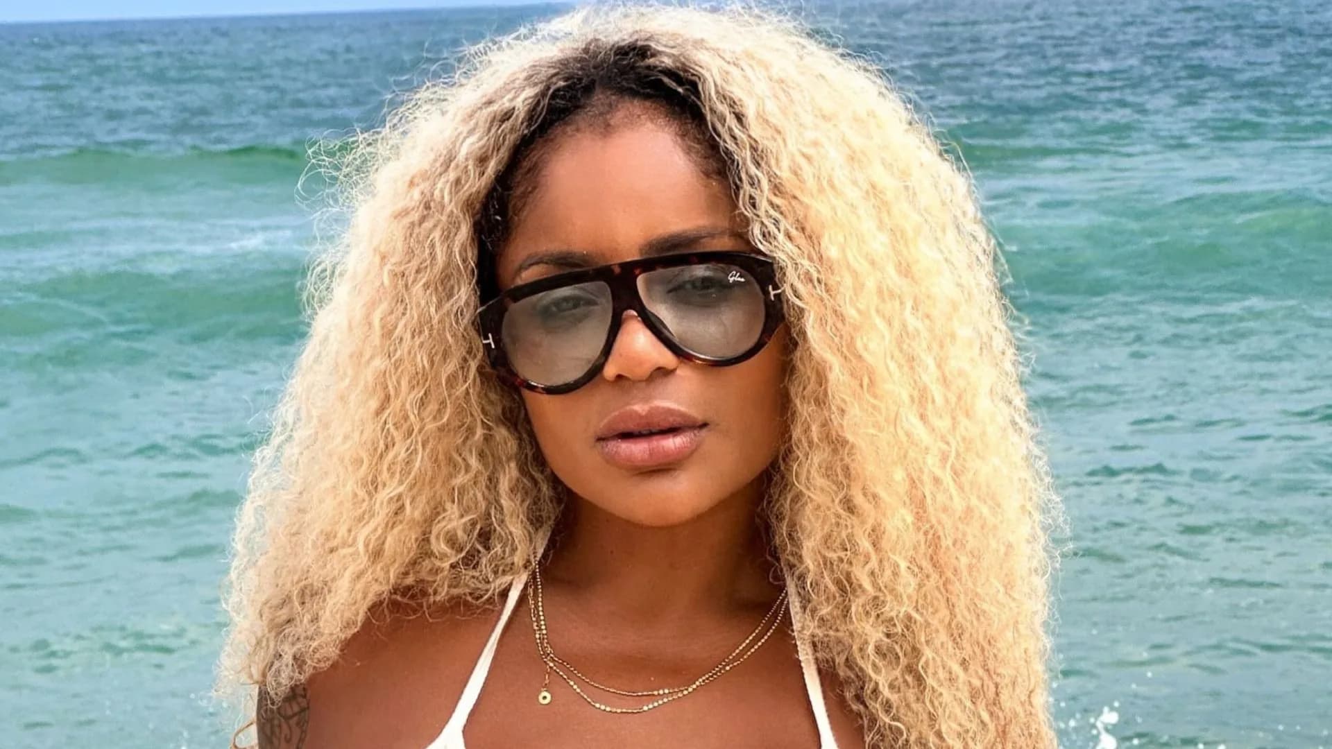 Cariúcha alega suposta agressão de médico e pede ajuda: “Estou na rua”